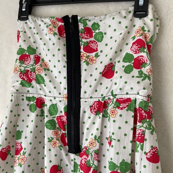 Vintage BeeBop & Wally Strapless Pleated Strawberry Print Dress Size XS - Picture 4 of 13
